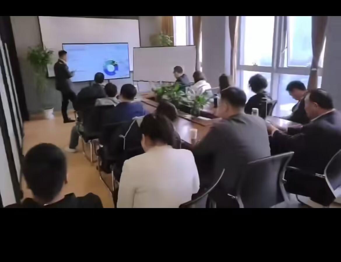 Tech-Finger全球首款AI游戏，强大无泡沫，全网对接团队长
